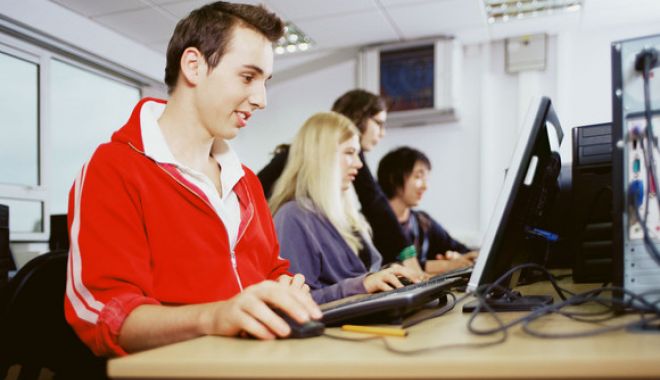 Copilul tău ce postează pe Internet? Polițiștii din Constanța, față în față cu elevii - videolearning-1558682735.jpg