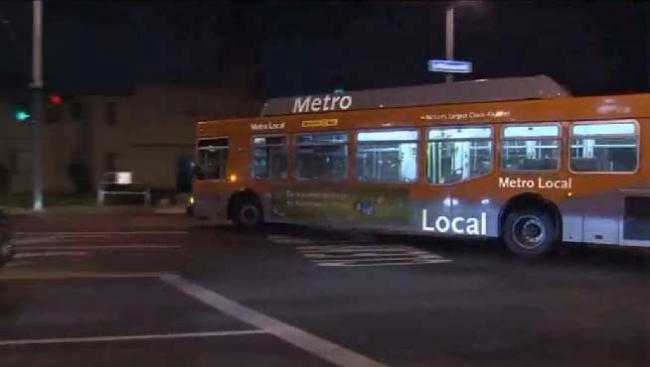 VIOLATĂ în autobuz, de față cu ceilalți călători! - videoofatade18anicuhandicapmenta-1352724192.jpg