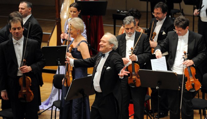 Crăciun de poveste, cu Orchestra Vienna - viennaclassic-1323812982.jpg