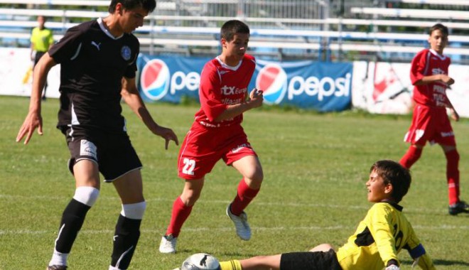 Viitorul s-a calificat la turneul semifinal cu golaverajul de 33-0 - viitorul-1307726924.jpg