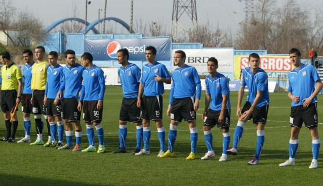 Fotbal / FC Viitorul remizează cu Gloria Buzău.  Scor final 1-1 - viitorul-1333806810.jpg