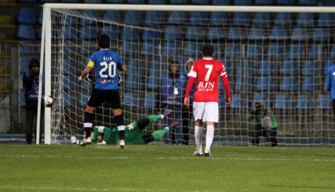 FC Viitorul a remizat cu Dinamo, scor 1-1 - viitoruldinamo50-1353263925.jpg