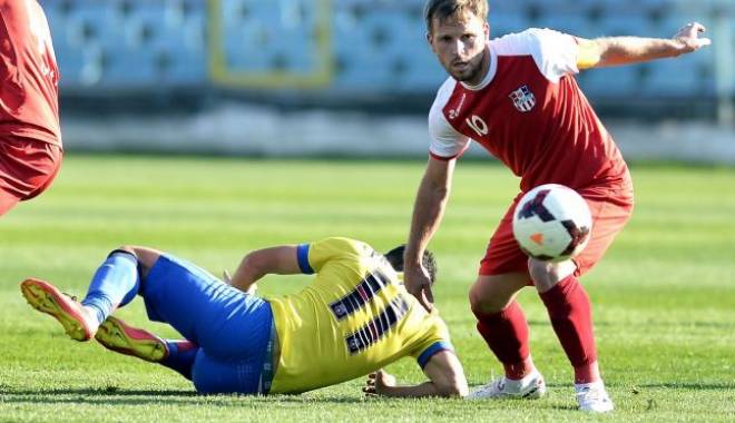 Fotbal: Florin Cernat vine la FC Viitorul! - viitorulsursaacademia-1434006400.jpg