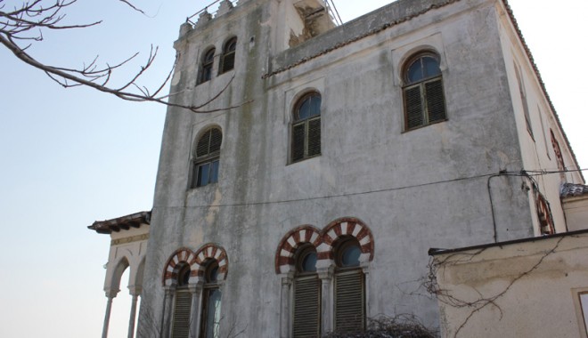 Luxul de odinioară al Constanței, în sărăcie și uitare / GALERIE FOTO - vilasutu1-1329319950.jpg