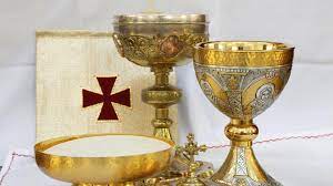 Un bărbat a spart biserica din sat, a băut tot vinul pe care l-a găsit și a adormit - vin-1669215601.jpg