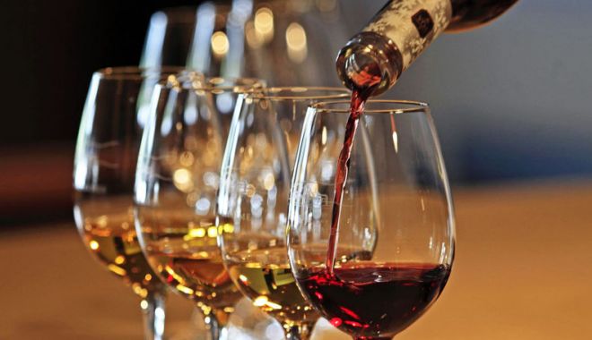 Ghidul vinurilor de sărbători. Cum îl potrivim cu felurile de mâncare - vin-1672487654.jpg
