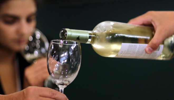 Degustător de vin profesionist - vindegustare-1354628846.jpg