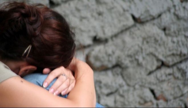 Bărbat reținut după ce a întreținut relații sexuale cu o fată de 13 ani și a realizat mii de filmări și fotografii - viol-1574959379.jpg