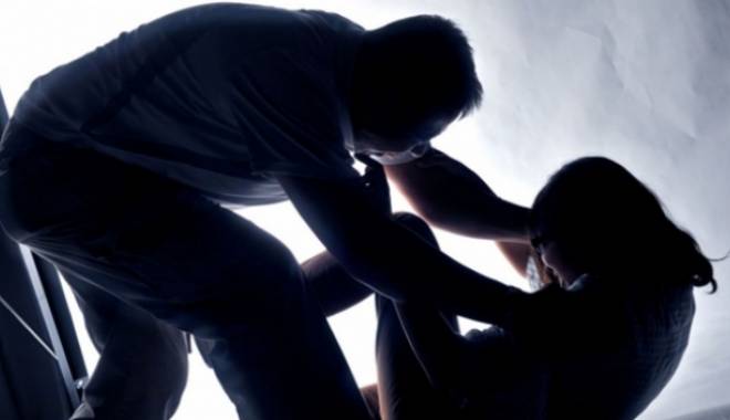 Femeie de 40 de ani, violată cu bestialitate de șase persoane - violatoareee5562820061716500-1455187238.jpg