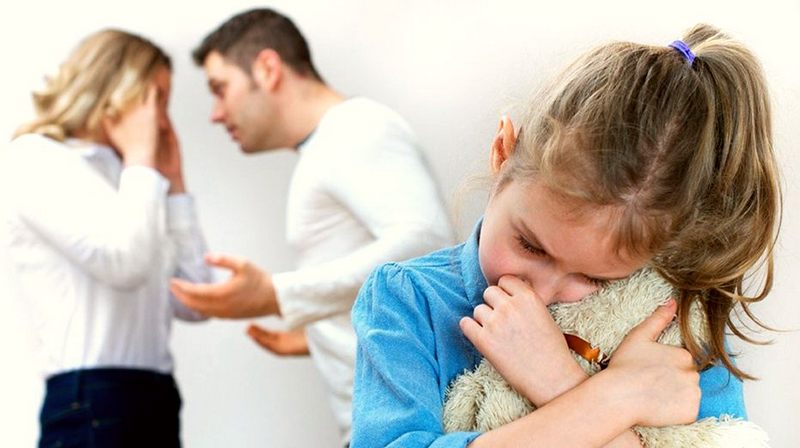 Sute de femei cer ajutor! Linia telefonică destinată violenței domestice, tot mai solicitată - violenta-domestica-1738918857.jpg