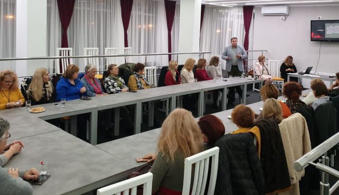 Violența împotriva femeilor, în atenția liberalelor din Constanța - violentaimpotrivafemeilor-1574788037.jpg