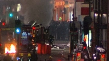 A doua noapte de violențe la Londra - violentelondra73333900-1312784053.jpg