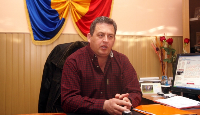 Dispută politică. Liberalii aruncă săgeți prefectului Adrian Nicolaescu, după ce le-a demis un primar - viorelbalannicolaebalcescu-1470326812.jpg