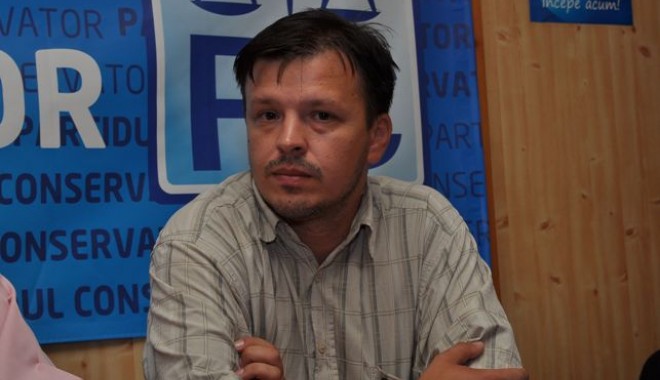 Liderul PC din Hârșova îl ceartă pe fostul primar Ionel Chiriță - viorelionescuconferintapc11-1316097009.jpg