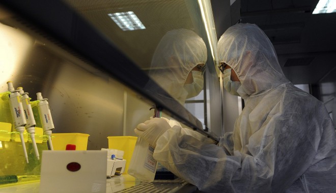 Prima infectare umană cu virusul H7N9 al gripei aviare, confirmată la Beijing - virus-1365841199.jpg