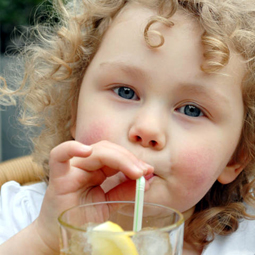 Vitamina C protejează copiii de razele nocive ale soarelui - vitaminac-1310132912.jpg