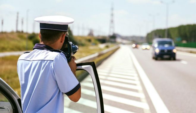VITEZOMANI PE AUTOSTRĂZI! Zeci de permise auto REȚINUTE! - viteza-1600080893.jpg
