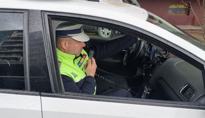 Șofer de 27 de ani, prins de polițiști în timp ce conducea cu 226 de km/h