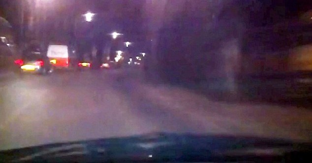 VIDEO ȘOCANT! Imaginile de dinaintea tragediei. ȘI-AU FILMAT DRUMUL SPRE MOARTE, ÎNTR-O CURSĂ NEBUNĂ - viteza1-1444827923.jpg