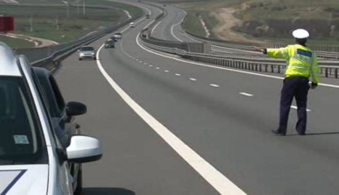Vitezoman prins pe Autostrada Soarelui - vitezaautostradatransilvania-1425318951.jpg