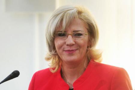 Comisarul european pentru politică regională vizitează România - viyitaromania-1417087929.jpg