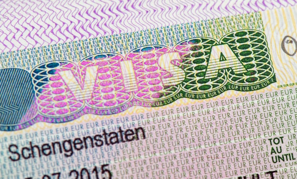 MAE: De astăzi, misiunile diplomatice şi consulare eliberează vize uniforme (Schengen) de scurtă durată