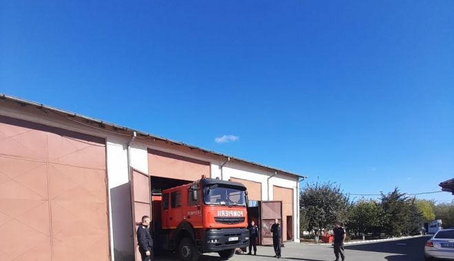 Beneficiari ai centrului „Armonia”, vizită la subunitatea ISU Dobrogea Garda nr. 2 Chirnogeni - vizita-chirnogeni-1697195472.jpeg