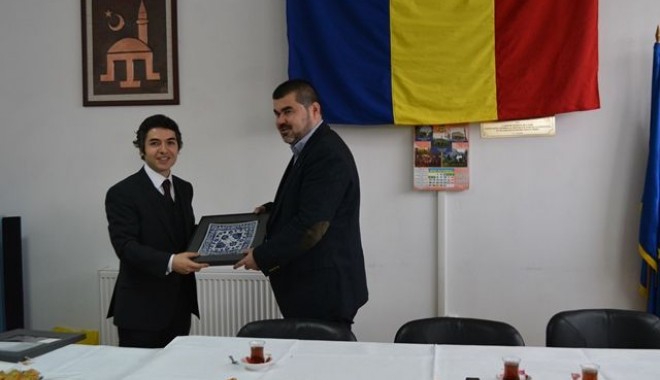 Ce oaspete de seamă au avut reprezentanții UDTTMR - vizitaambasador2-1412663087.jpg