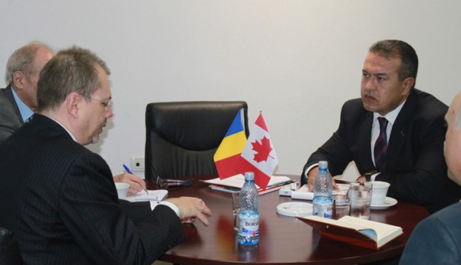 Ambasadorul Canadei, în vizită la Camera de Comerț Constanța - vizitaccina-1317067449.jpg