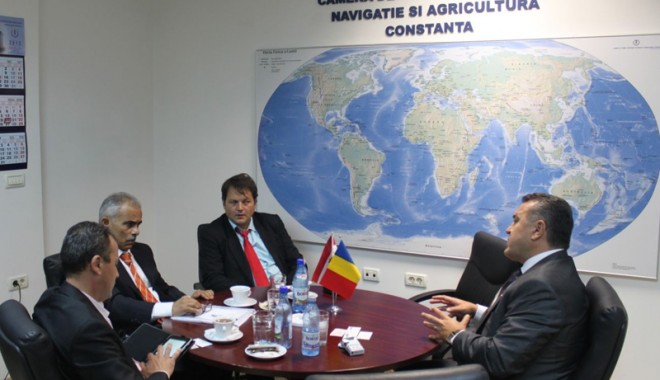 Ministrul pentru Afaceri comerciale din cadrul Ambasadei Egiptului, în vizită la CCINA Constanța - vizitaccina-1379696346.jpg
