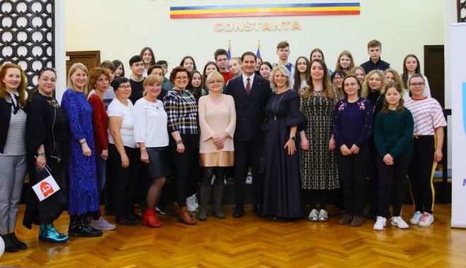 Elevi din străinătate, în vizită la viceprimarul Constanței, Costin Răsăuțeanu - vizitarasauteanu-1583443164.jpg
