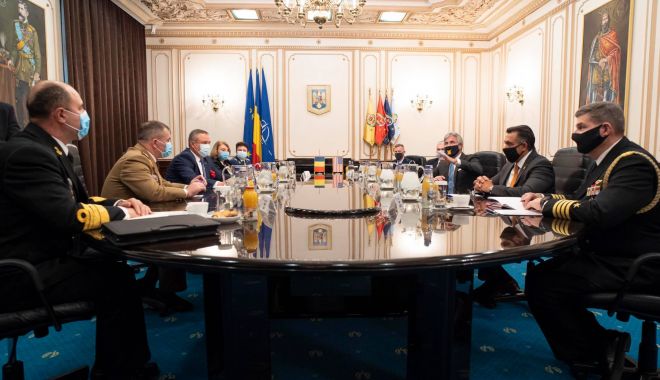 Secretarul Forțelor Navale ale SUA, vizită în unitățile militare de la malul Mării Negre - vizitasua-1605209827.jpg