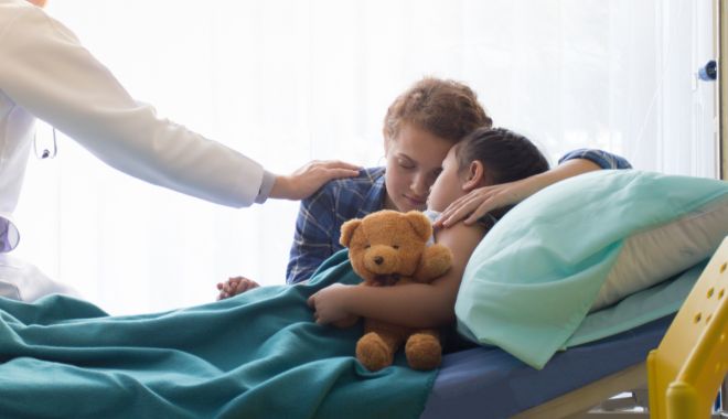 Vizitele la domiciliu, răspuns pentru tratamentul copiilor cu cancer din Dobrogea - vizitedaruiestearipisursashutter-1599839080.jpg