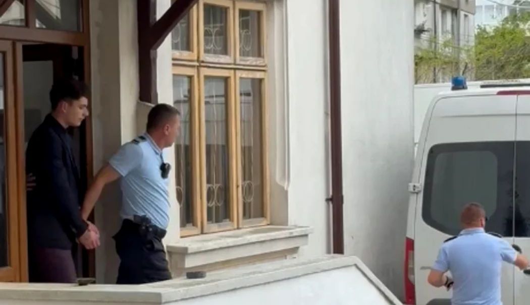 Vlad Pascu, pentru prima dată în sala de judecată. Noul judecător a admis readministrarea probelor - vlad-pascu-in-sala-de-judecata-1716472289.jpg