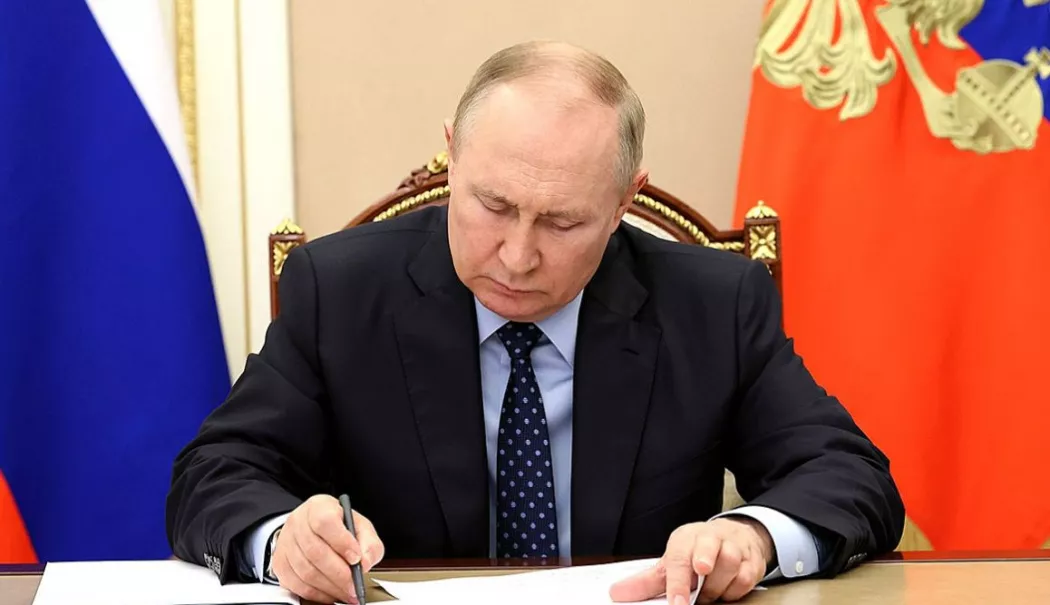 Vladimir Putin a promulgat legea care permite FSB să întrerupă serviciile de telefonie mobilă pentru ruși - vladimir-1771770257.webp