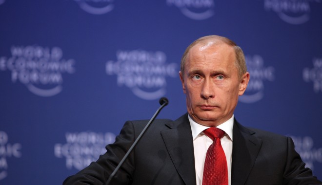 Război rece pe bani. Putin: Americanii inundă lumea cu dolari ieftini - vladimirputin-1310477820.jpg