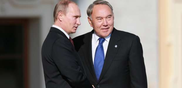 Rusia, Belarus și Kazahstan semnează joi tratatul pentru constituirea Uniunii Economice Eurasiatice - vladimirputinaleksandrlukaenkoin-1401123289.jpg