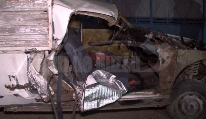 ACCIDENT CU O MAȘINĂ FURATĂ! Doi adolescenți se zbat între viață și moarte! - vlcsnap2017100508h54m51s002696x3-1507185847.jpg