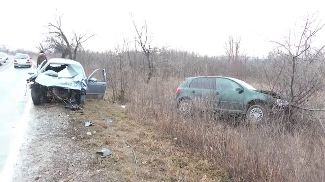 Accident grav cu trei autoturisme: cinci răniți, printre care un copil de un an - vlcsnap2026030107h35m12s586-1772350307.webp