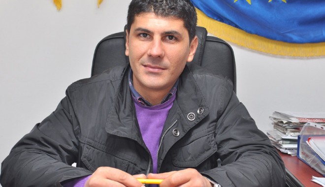 Joc și voie bună, bal și artificii cu prilejul Zilelor comunei Vulturu - voiejoc-1389375187.jpg