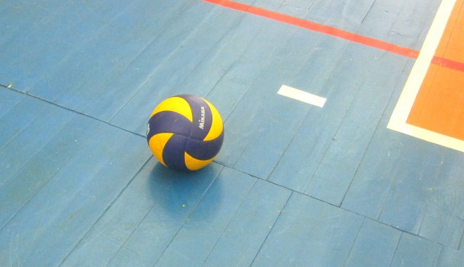 Volei, Liga Campionilor / CSV 2004 Tomis a pierdut primul set cu Azerrail Baku - volei-1322588532.jpg