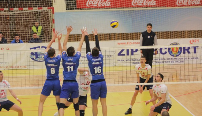 Volei / CSV 2004 Tomis și CVM Tomis, victorii în etapa a XII-a - volei-1358673019.jpg
