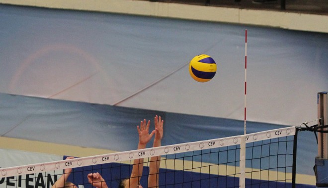 CSV 2004 Tomis, eliminată în semifinalele Cupei României - volei-1367204909.jpg