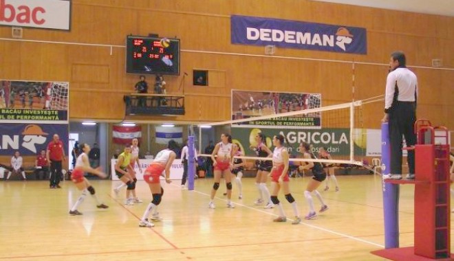 Volei feminin: Dinamo egalează Știința Bacău, în finala Diviziei A1 - volei-1397459544.jpg