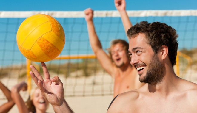 Premii de mii de euro la turneele de volei pe plajă - volei2-1373466456.jpg