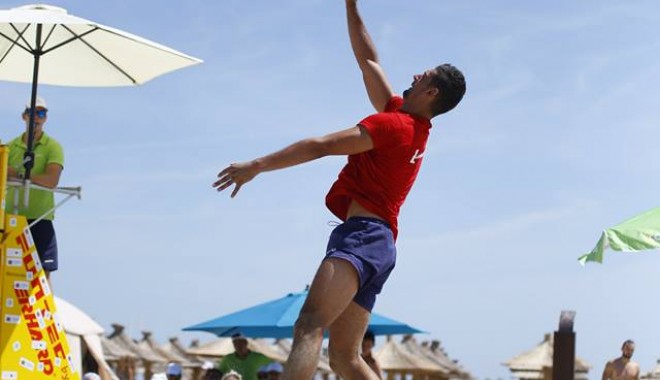 Galerie FOTO. Trei zile de beach-volley, pe plaja Luv din Mamaia - volei4-1406798997.jpg