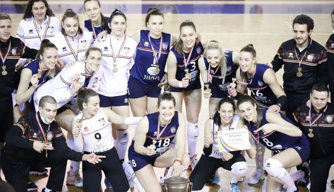 Volei / CSM Volei Alba Blaj a spulberat-o pe Dinamo în finala Cupei României - voleialba-1613992957.jpg
