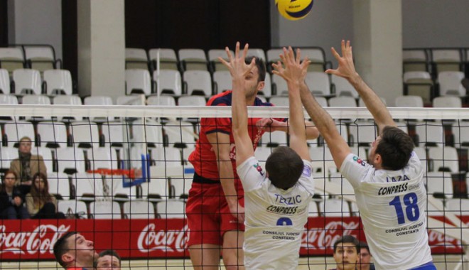 CVM Tomis se gândește deja la play-off - voleibaietifond-1361725989.jpg