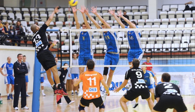 CVM Tomis se pregătește de campionat și Liga Campionilor - voleicvm-1349284507.jpg