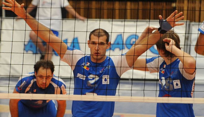 Volei masculin - Divizia A1 / CVM Tomis a pășit cu dreptul în noul campionat - voleicvm-1349598645.jpg